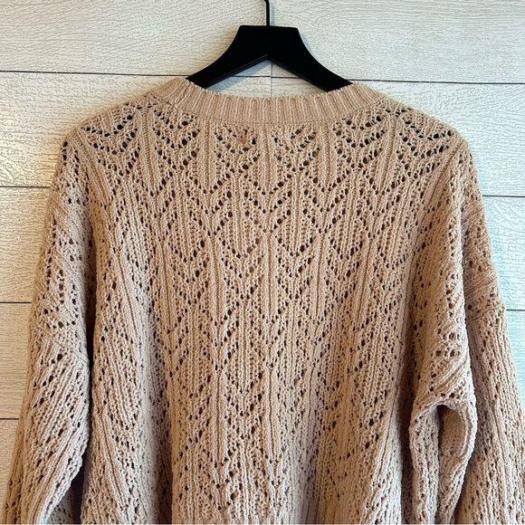 AE Open Knit Crew Neck Chenille Sweater Size Medium in Rosy - Picture 11 of 12